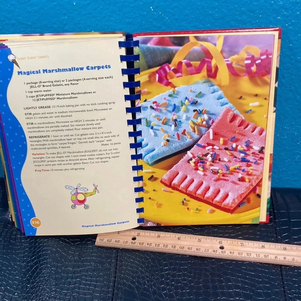 BOOK SPECIAL: Favorite Brand Name Silly Snacks Book (2004)